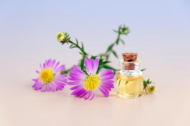Kobiety uwielbiają kwiatowe zapachy perfum